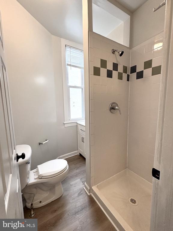 Building Photo - 406 W 28th St