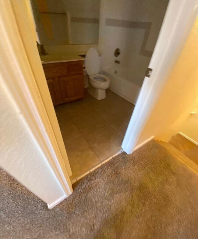 Building Photo - 721 N Mallard St