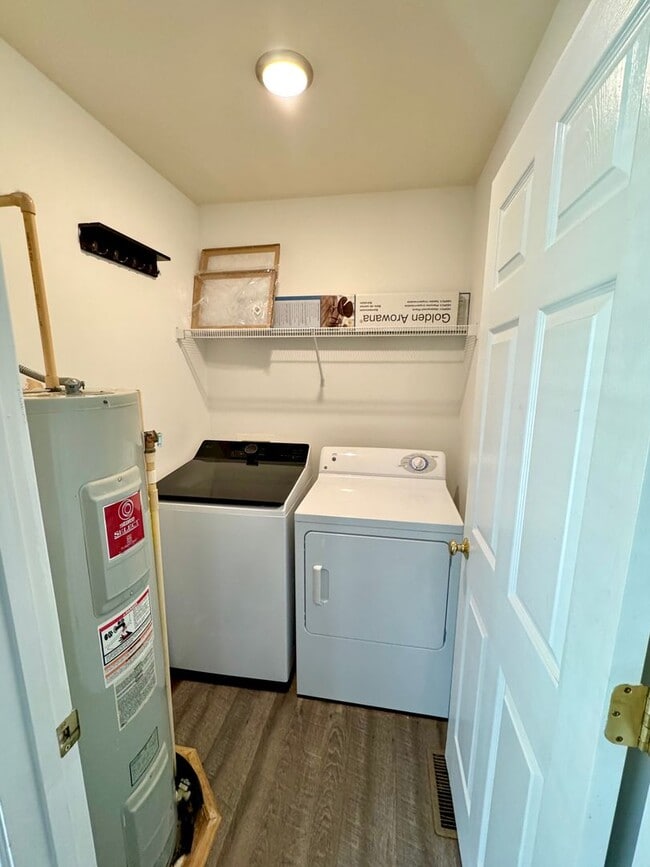 Building Photo - Move-in Ready! Beautifully Updated 4 Bedroom, 2.5 bath Home, located on a Quiet Cul-de-Sac in N. ...