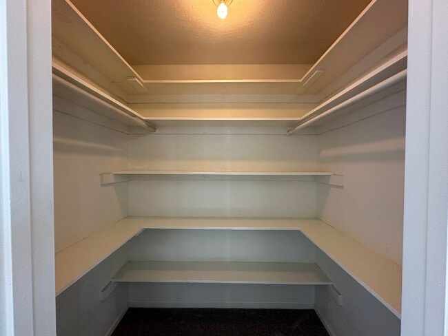 Building Photo - Gorgeous Multilevel 4 Bedroom 2.5 Bathroom Home on Acreage