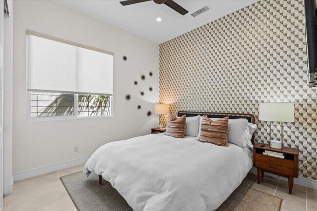 Building Photo - 446 Fountain Dr