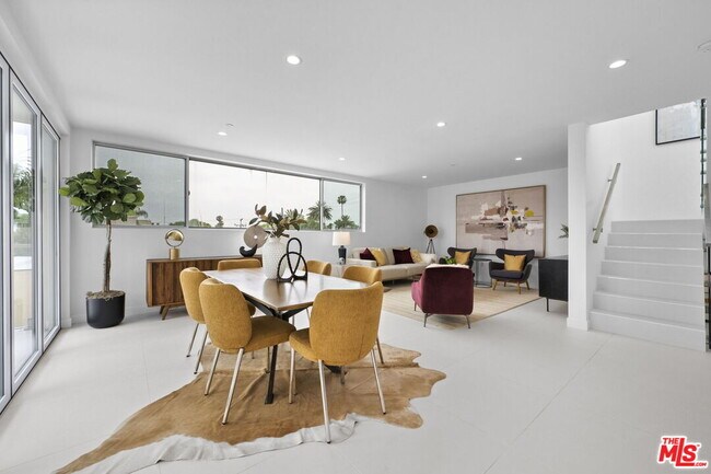 Building Photo - 621 Kings Rd