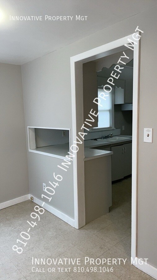 Building Photo - 1012 Farnum Ave