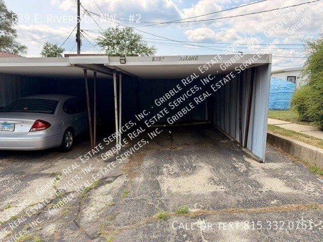 Building Photo - 539 E Riverside Blvd