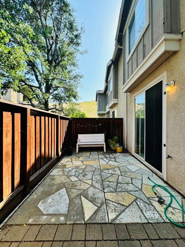 Building Photo - 10739 Dulsie Ln