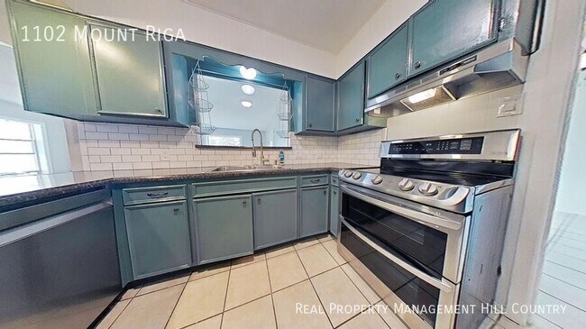 Building Photo - 1102 Mt Riga Dr