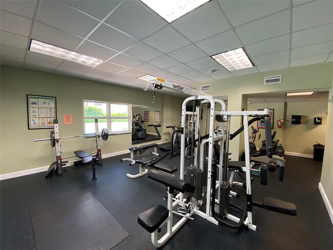 Building Photo - 3000 E Sunrise Blvd