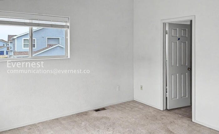 Building Photo - 451 Stardust Ct