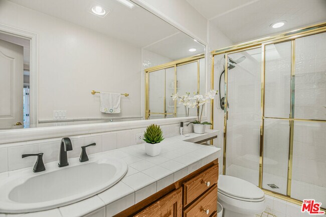 Building Photo - 6111 County Oak Rd