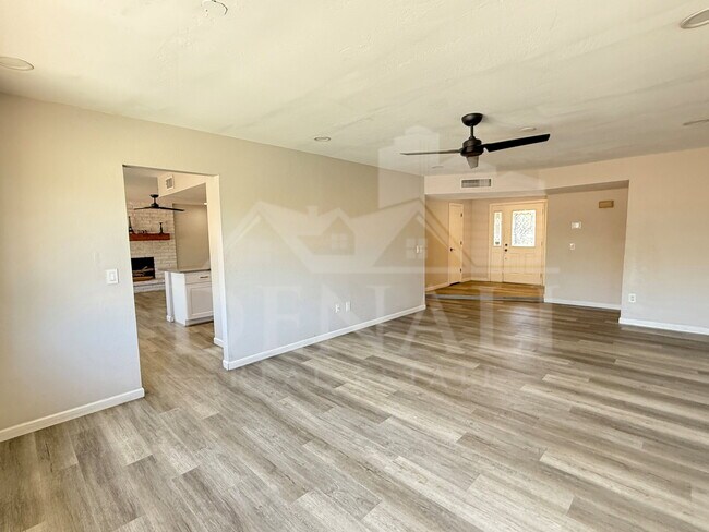 Building Photo - 3617 S Siesta Ln