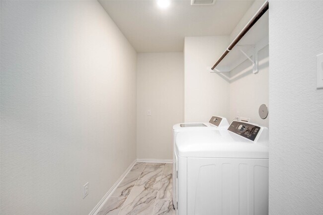 Building Photo - 24239 Gold Cheyenne Wy