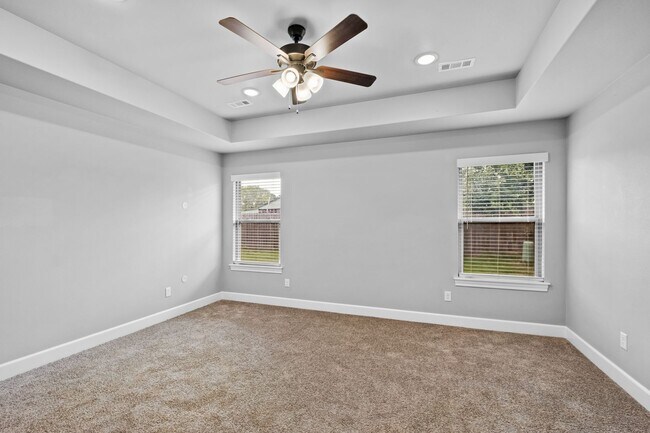 Building Photo - Spacious 4-Bedroom Home with Open Layout, ...