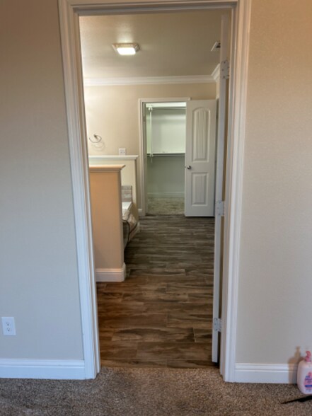 Building Photo - 800 E 92nd St