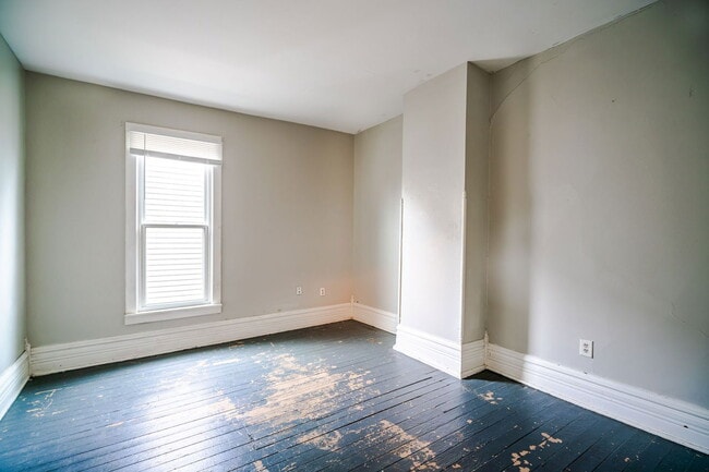 Building Photo - 1250 Indianola Ave