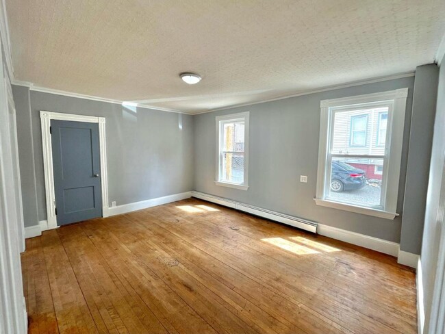 Building Photo - 70 4th St