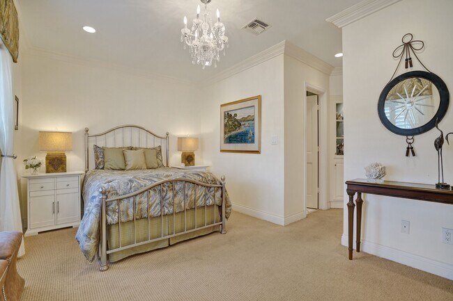 Building Photo - 7 Saranac Rd