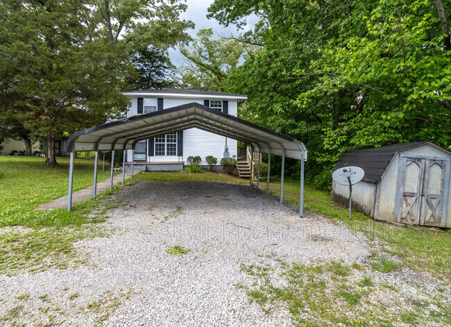 Building Photo - 513 Benton Cir
