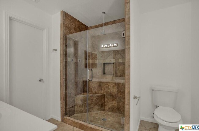 Building Photo - 650 Freiling