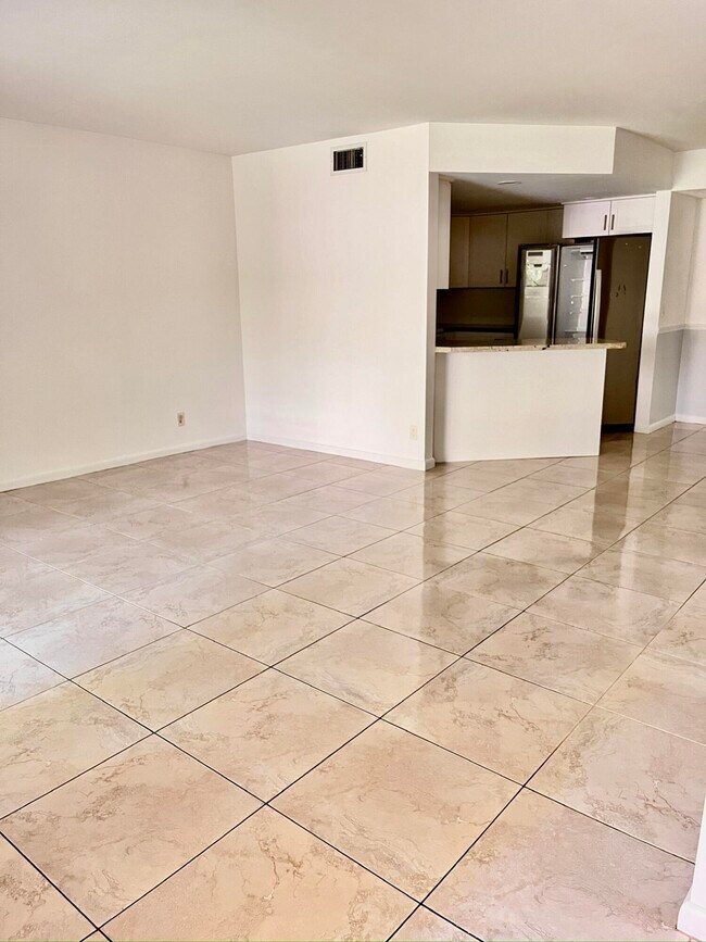 Building Photo - 6520 Chasewood Dr