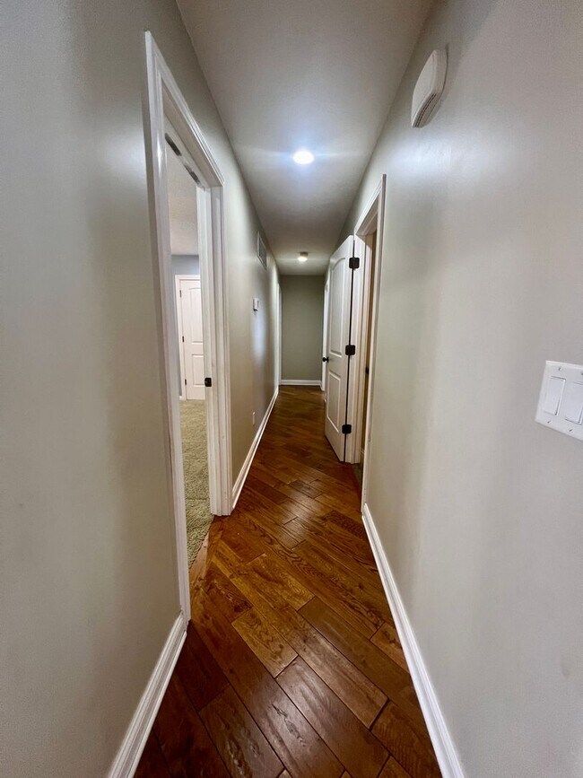 Building Photo - Gorgeous brick home with room to roam!