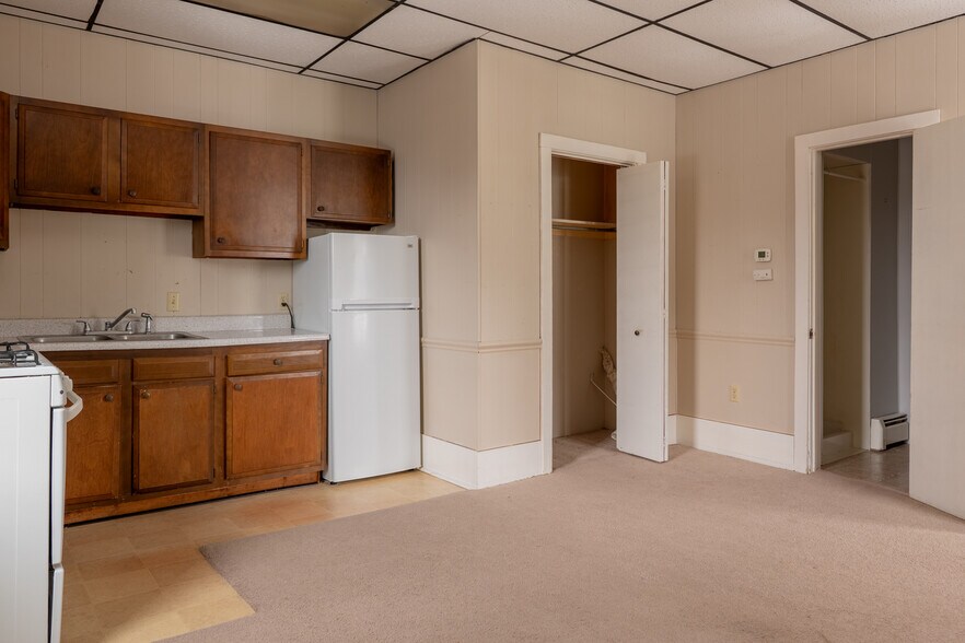 Building Photo - 90 Markey St