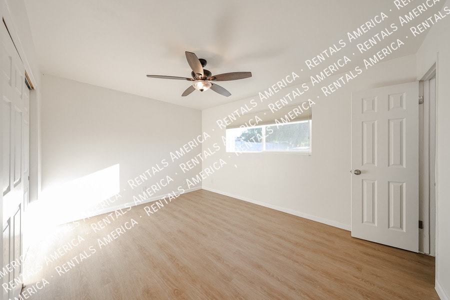 Building Photo - 601 N 73rd Pl