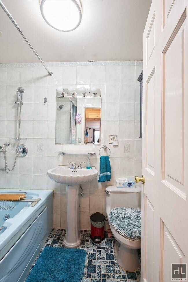 Building Photo - 85-88 8th Ave