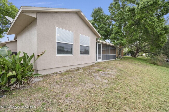 Building Photo - 1240 Ambra Dr