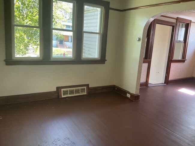Building Photo - Single Family Home
