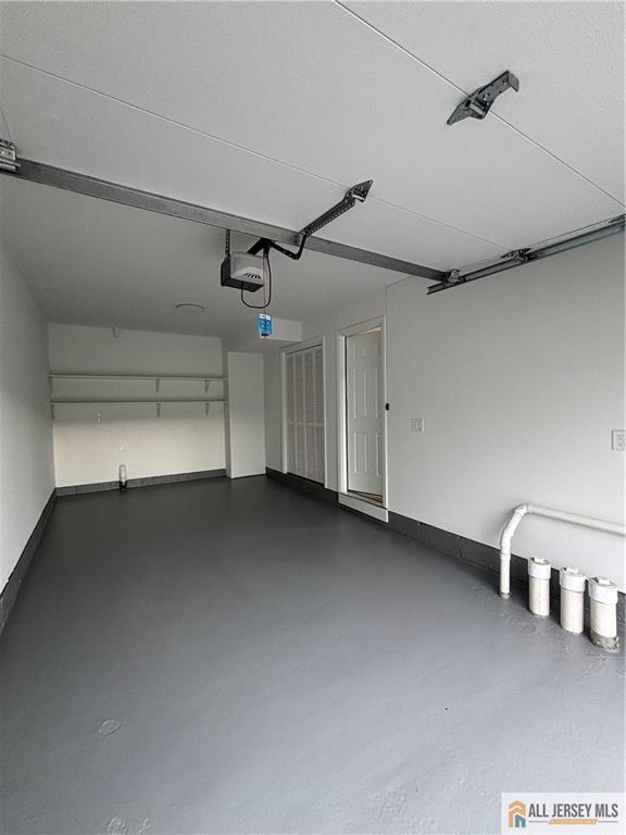 Building Photo - 127 Sassafras Ct