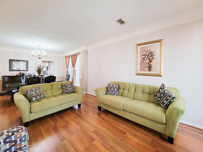 Building Photo - 8002 Weeping Willow Pl