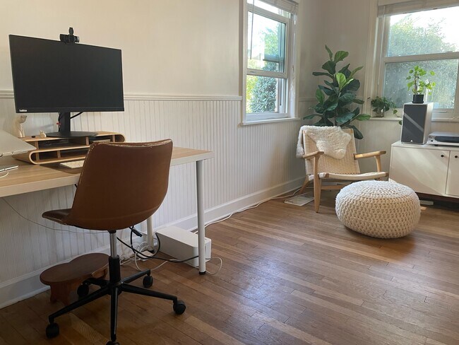 Building Photo - 1614 E 50th St