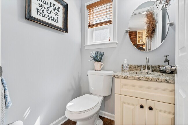 Building Photo - 14 Mc Donald St