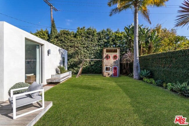 Building Photo - 4014 Colonial Ave