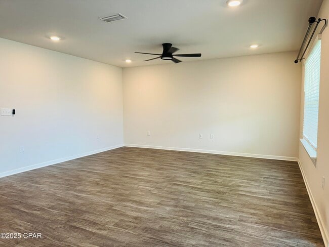 Building Photo - 4011 Silver Spur Rd