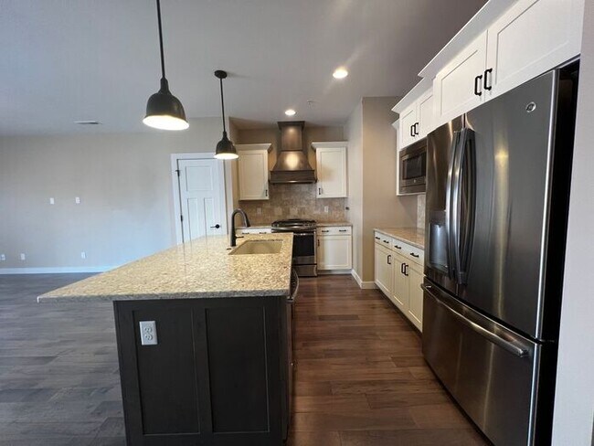 Building Photo - $2,350 | 2 Bedroom, 2.5 Bathroom Luxury Condo | No Pets | Available for Immediate Move-In