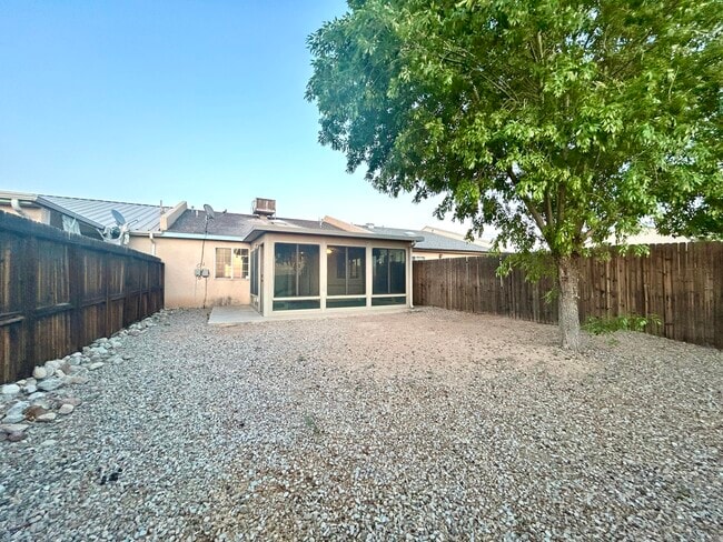 Building Photo - 85 Hartel Pl