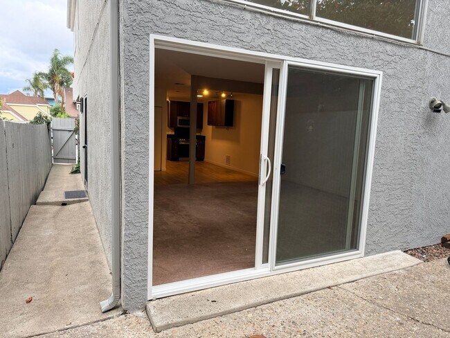 Building Photo - 33938 Alcazar Dr