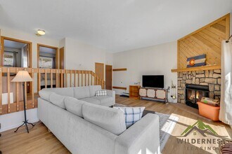 Building Photo - Sunshine and Views-Furnished 2 Bedrooms/2 Bathrooms Buffalo Ridge Condo