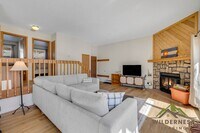 Building Photo - Sunshine and Views-Furnished 2 Bedrooms/2 Bathrooms Buffalo Ridge Condo