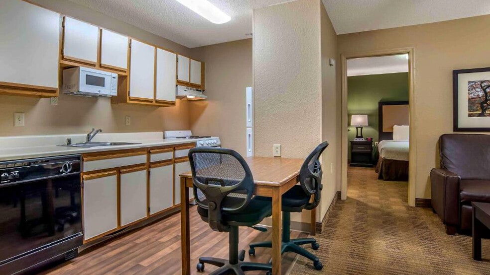 Building Photo - 5830 Westpark Dr