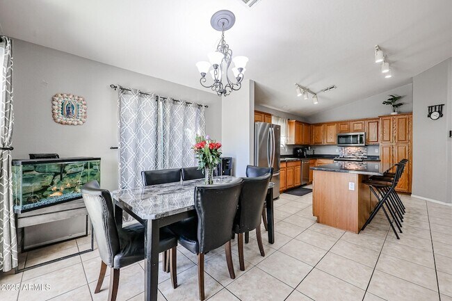 Building Photo - 13959 W Country Gables Dr