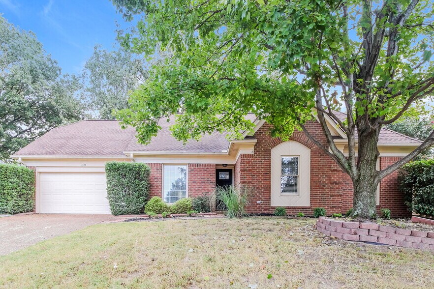 Primary Photo - 1470 Cider House Ln