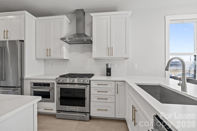 Building Photo - 1925 Dunavant St