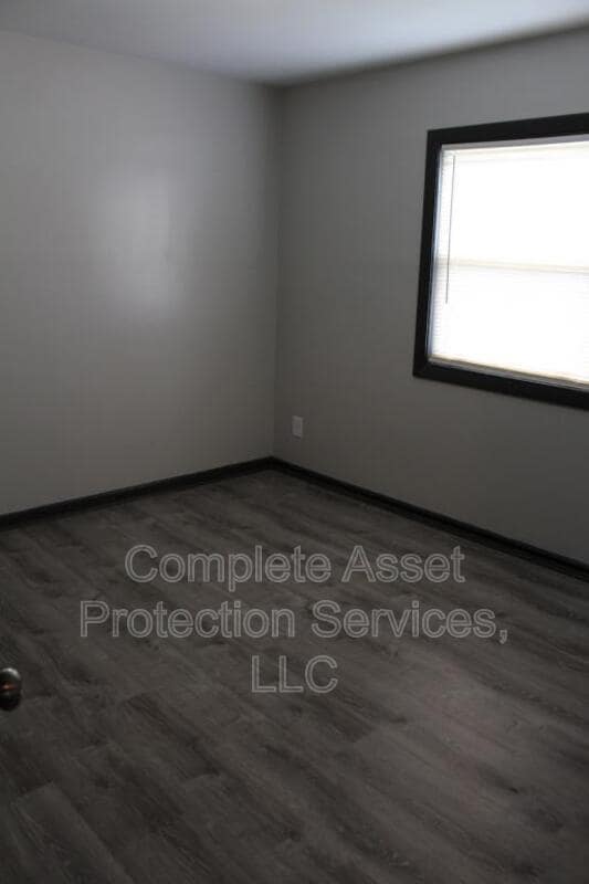 Building Photo - 7752 Catalpa Ave