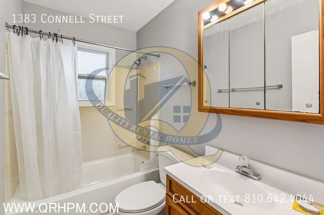 Building Photo - 1383 Connell St