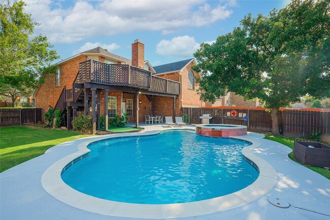 Building Photo - 5205 Panama Dr