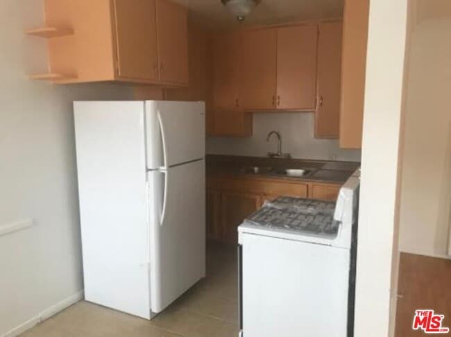 Building Photo - 6128 Cashio St