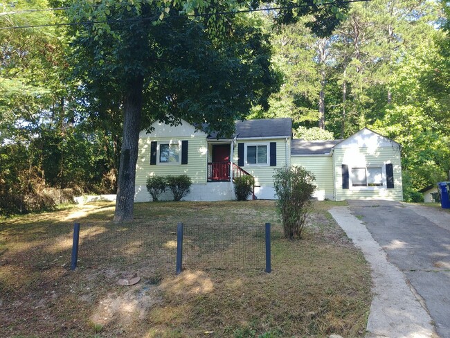 Street View. Partially Fenced - 1538 Lillian Ln