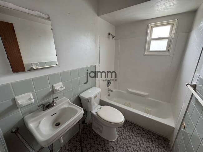 Building Photo - 4201 Rocky River Dr